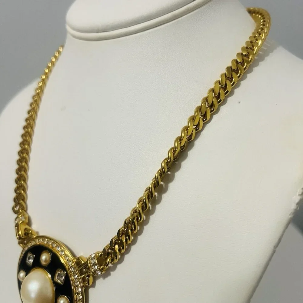 Monet gold tone